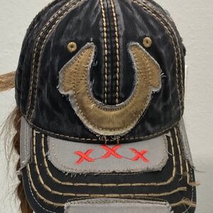 True religion Distressed Cap.